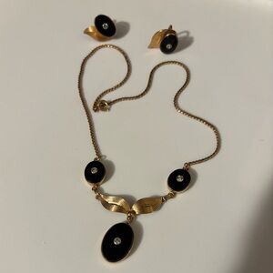 Black Onyx Mourning Style Pendant Necklace
Vintage Van Dell 1/20th 12K Gold